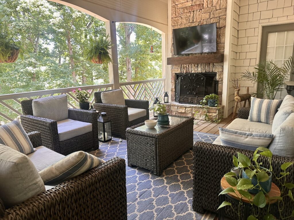 How to Create a Cozy Outdoor Porch You’ll Never Want to Leave