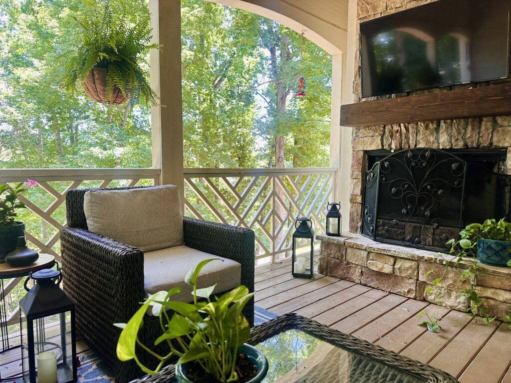 How to Create a Cozy Outdoor Porch You’ll Never Want to Leave